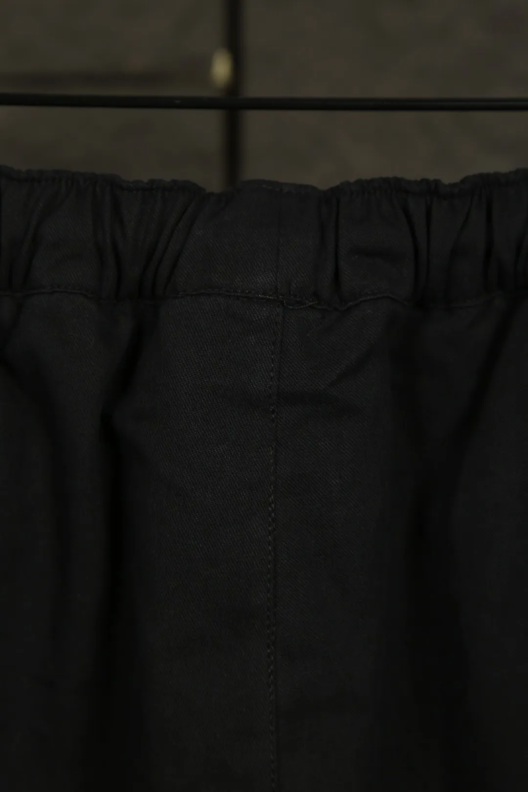 P146 Actual photo [Hot in summer] Style number: 25051# Color: Black/Navy/Khaki/Beige/Matte Pink Size: S to 100% restoration of workmanship, fake placket design with front waves, double stitched lines covering the independent waistband, 0.6 thread pressure for the whole garment ✅ - RL/women's classic drawstring cotton shorts, super long and wide-leg style, the upper body does not stick to the legs, breathable and cool, drawstring elastic waist, easy to wear and match, all shirts and short-sleeved suits are good-looking. If you like the lazy style, you must buy the refreshing commuting OOTD, practical and full, a must-have item for the summer wardrobe, clean and refreshing